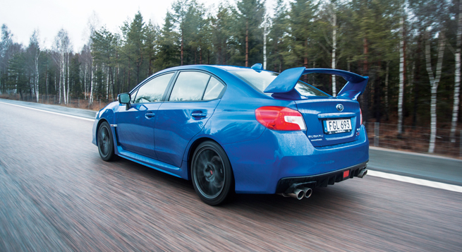 Subaru ha hecho el acelerador más sensible para incrementar la percepción de aceleración; el alerón trasero grande será equipo estándar