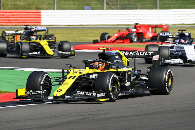No blanqueó, pero al menos Ocon venció a Ricciardo esta vez (FOTO: Pirelli Motorsport)