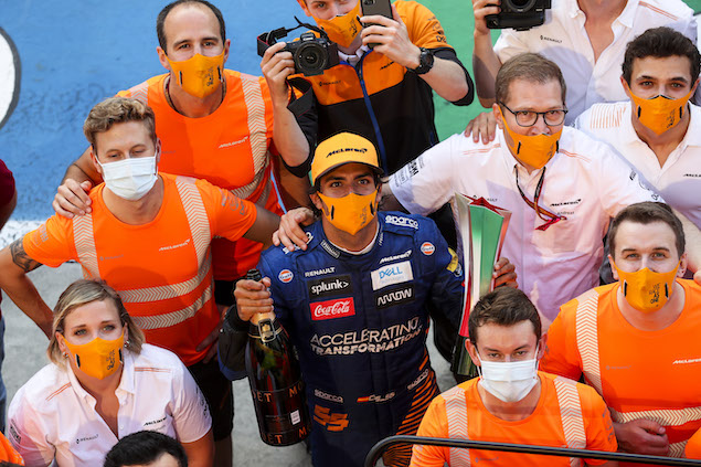 ¿Mala suerte de Sainz por no ganar o buena suerte por su mejor resultado? FOTO: McLaren Media Centre