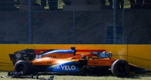 Carlos Sainz en el accidente del reinicio del GP de Toscana (FOTO: McLaren Media Centre)