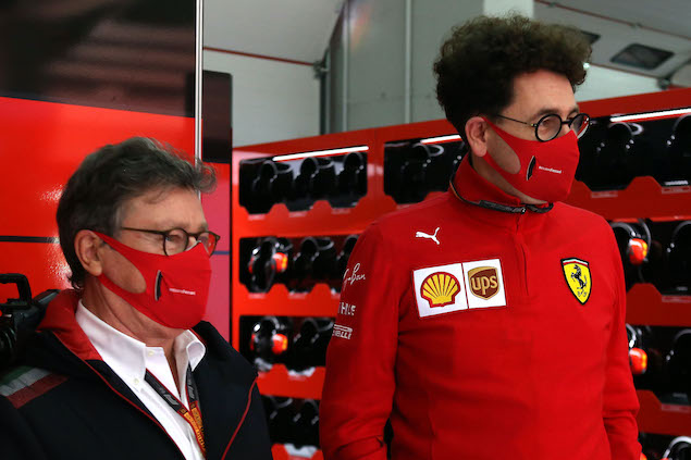 Louis Camillieri y Mattia Binotto (FOTO: Scuderia Ferrari Press Office)