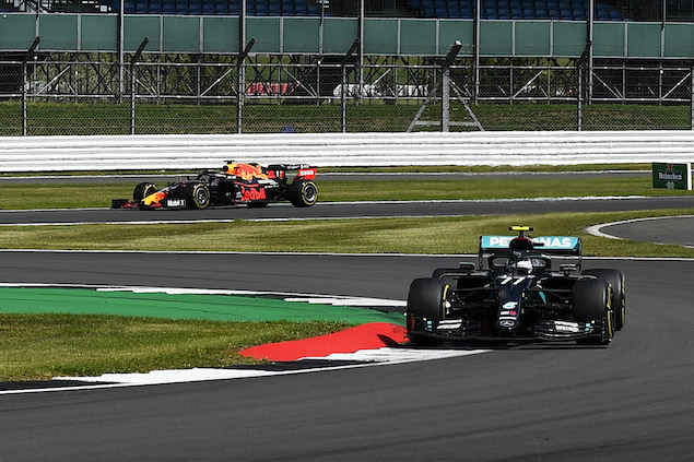 Bottas y Verstappen por el subcampeonato (FOTO: Rudy Carezzevoli/Red Bull Content Pool)