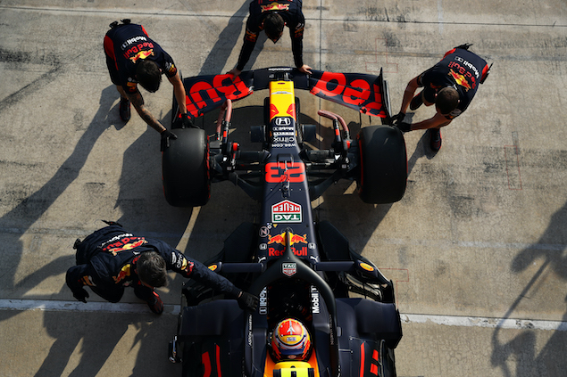 Albon suma puntos sólo cuando Verstappen abandona (FOTO: Mark Thompson/Red Bull Content Pool)