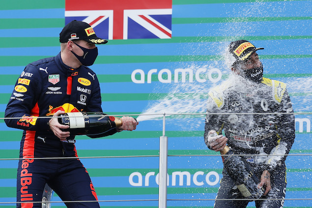 Max Verstappen y Daniel Ricciardo, co-campeones de las Guerras (No tan) Fraternales 2020 (FOTO: Ronald Wittek/Red Bull Content Pool)