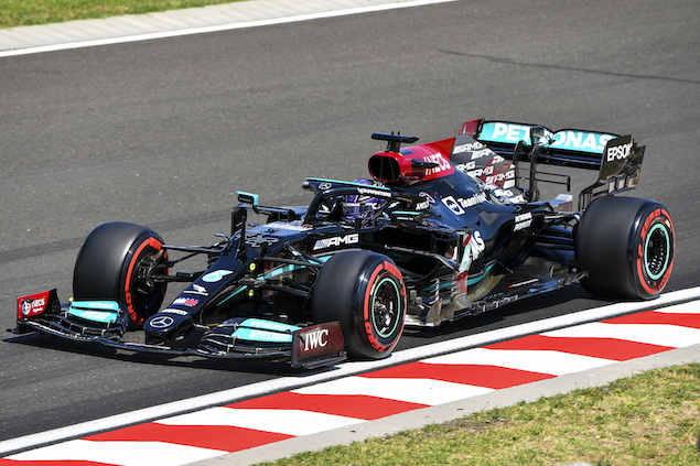 Hamilton con la PP de GP de Hungría en 1-2 de Mercedes (FOTO: Mercedes AMG F1 Team)