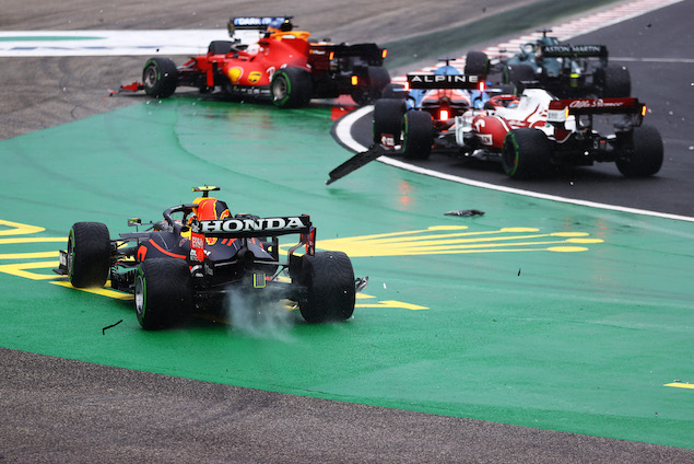 GP de Hungría: Bottas genera accidente múltiple en primera vuelta (FOTO: Bryn Lennon/Red Bull Content Pool)