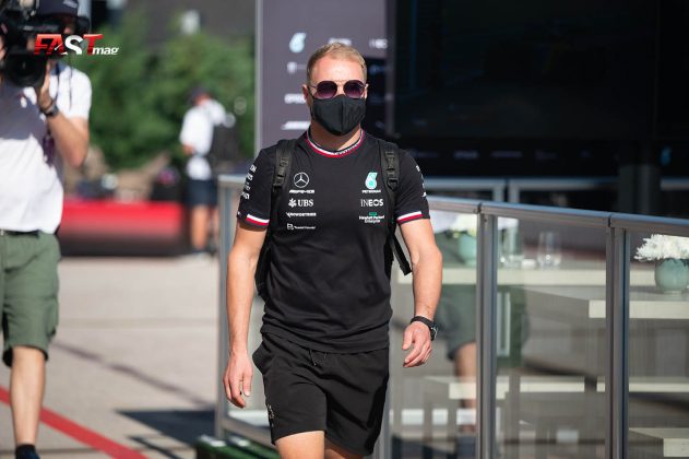 Valtteri Bottas (Mercedes AMG F1) en su llegada al Circuito de las Américas para el primer día de actividades del GP de Estados Unidos 2021 de F1 (FOTO: Nick Hreror para FASTMag)