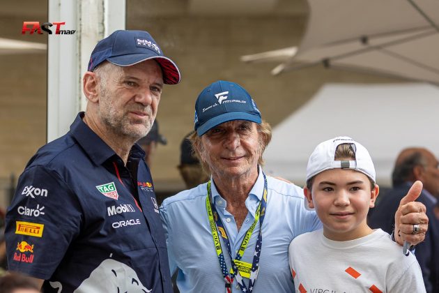 Adrian Newey, Jefe de la Oficina Técnica de Red Bull, con Emerson Fittipaldi y Emerson Fittipaldi II durante el GP de Estados Unidos F1 2021 en el Circuito de las Américas FOTO: Arturo Vega para FASTMag)
