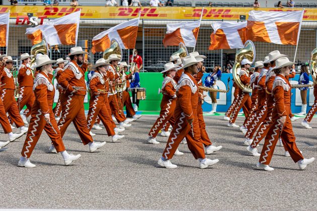 La banda musical de la Universidad de Texas durante el GP de Estados Unidos F1 2021 en el Circuito de las Américas (FOTO: Arturo Vega para FASTMag)