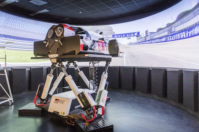 Ogier en el simulador de Toyota (FOTO: Toyota GAZOO Racing)