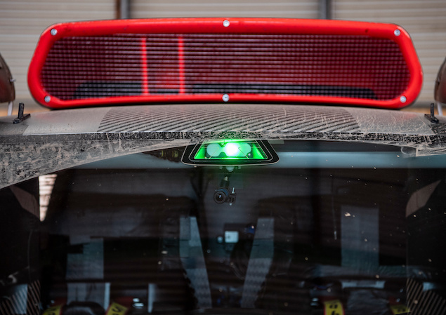 Las luces de control en la carrocería y un tono de señal acústica sirven como advertencias de peligro (FOTO: Audi Sport)
