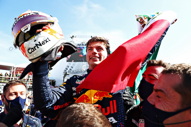 Checo Pérez, al podio en casa; Max repite en México (FOTO: Mark Thompson/Red Bull Content Pool)