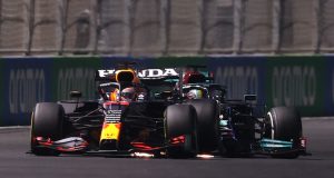 Verstappen recibió penalización por incidente con Hamilton en Arabia Saudita (FOTO: Lars Baron/Red Bull Content Pool)
