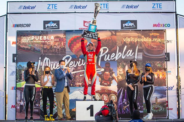 Salvador De Alba, campeón de NASCAR México (FOTO: Sidral Aga Racing)