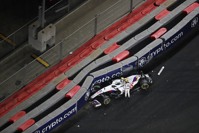 Mick Schumacher protagonizó un accidente fuerte durante la carrera (fOTO: Zak Mauger/Pirelli Motorsport)