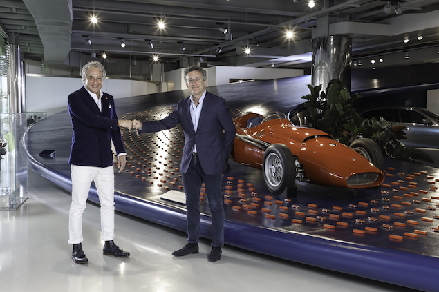 Davide Grasso, Jefe de Maserati, con Alejandro Agag (FOTO: Maserati)