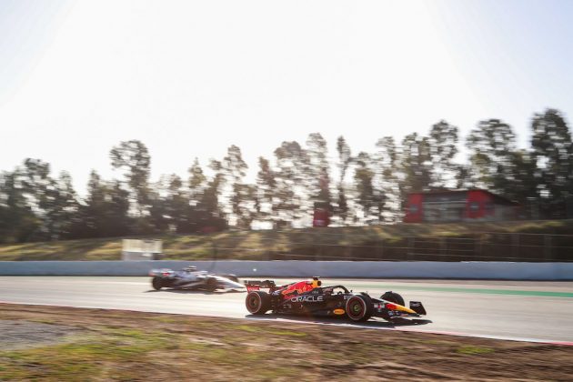 Max Verstappen (Red Bull Racing) durante el Día 1 de pruebas de pretemporada de F1 en Montmeló (FOTO: Pirelli Motorsport)