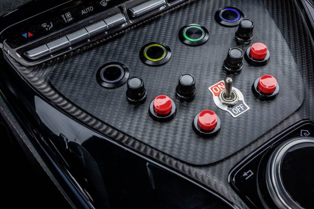 Controles internos del Mercedes-AMG GT 63 S 4MATIC+, Auto Médico de la marca alemana para el Mundial 2022 de F1 (FOTO: Mercedes AMG Motorsport)