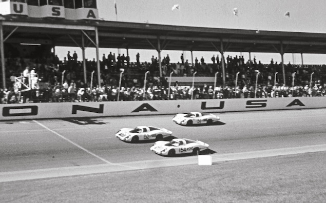 Vic Elford, Jochen Neerpasch, Rolf Stommelen, Jo Siffert y Hans Herrmann (No. 54) le dieron a Porsche su primera victoria absoluta en las 24H de Daytona en 1968 (FOTO: Porsche)