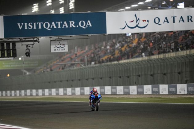Alex Rins (Suzuki) durante la calificación del GP de Katar 2022 (FOTO: Suzuki MotoGP)
