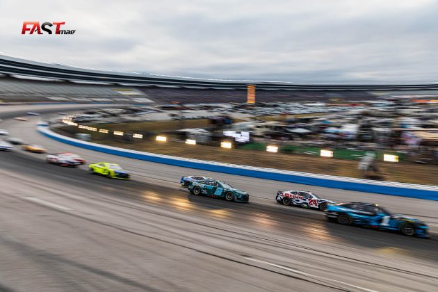 Acción de la Carrera de las Estrellas de NASCAR Cup 2022 en Texas Motor Speedway (FOTO: Arturo Vega para FASTMag)