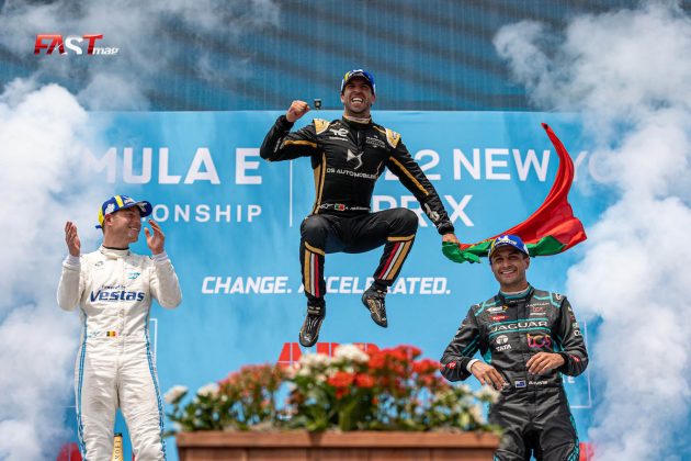 Antonio Felix da Costa (DS TECHEETAH), Stoffel Vandoorne (Mercedes-EQ) y Mitch Evans (Jaguar), podio de la Carrera 2 del ePrix de Nueva York de Fórmula E (FOTO: Arturo Vega para FASTMag)