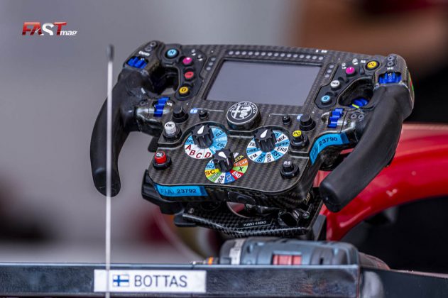 Valtteri Bottas (Alfa Romeo F1) steering wheel before qualifying for the 2022 F1 French GP (PHOTO: Danielle Benedetti for FASTMag)