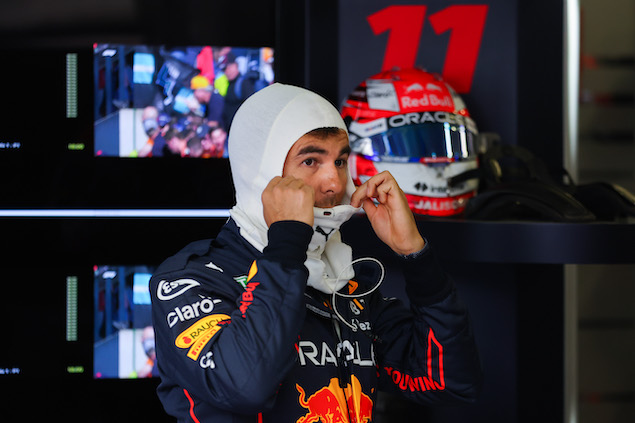 Sergio Pérez recibió una penalización en la parrilla de salida de la Carrera Sprint del Gran Premio de Austria de F1, en la cual arrancará en 13º puesto. (FOTO: Bryn Lennon/Red Bull Content Pool)