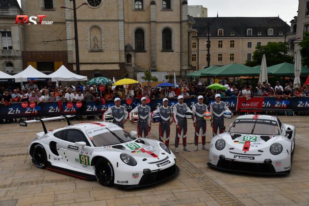 Los Porsche 911 RSR - 19 No. 91 y 92 (GTE Pro) en el escrutinio de las “24 Horas de Le Mans” de 2022 (FOTO: Benoit Maroye para FASTMag)
