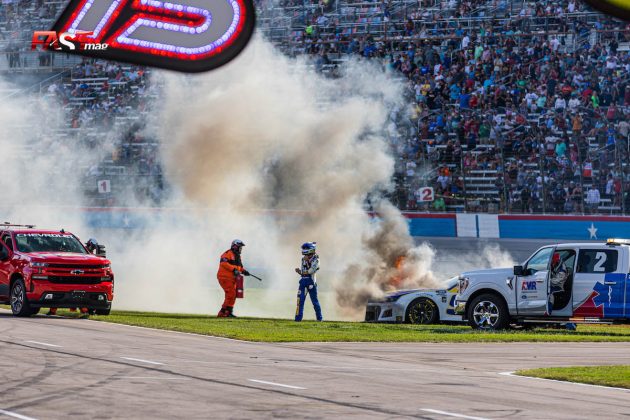 Chase Elliott (Hendrick Motorsports) sufre un accidente en el Autotrader EchoPark Automotive 500, Fecha 4 de los playoffs de NASCAR Cup 2022 en Texas Motor Speedway (FOTO: Arturo Vega para FASTMag)