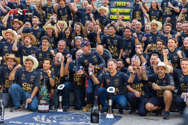 Celebración de Max Verstappen y Red Bull Racing tras ganar el GP de Estados Unidos y sellar el título de Constructores de F1 2022 (FOTO: Arturo Vega para FASTMag)