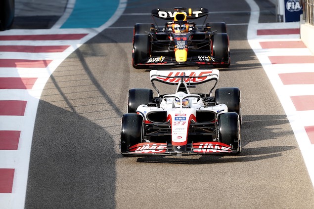 Hulkenberg y Sergio Pérez en el entrenamiento (FOTO: Pirelli Motorsport)