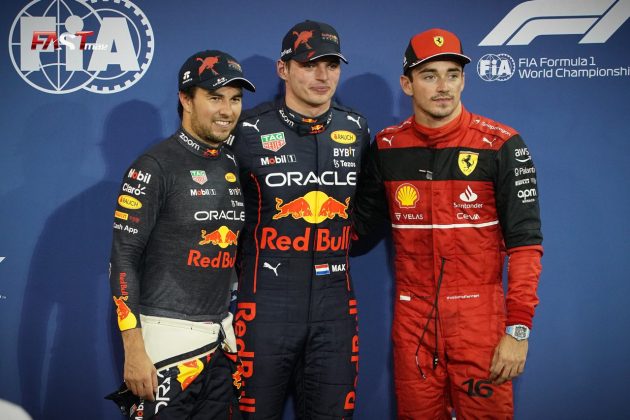 Max Verstappen, Sergio Pérez (Red Bull Racing) y Charles Leclerc (Scuderia Ferrari) tras la Calificación del GP de Abu Dabi 2022 (FOTO: Arturo Perea para FASTMag)