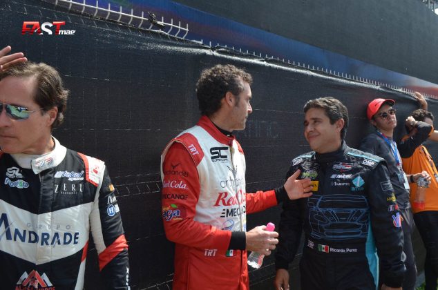 Michel Jourdain Lascurain y Ricardo Pérez de Lara durante la carrera de Legends Cup en el Autódromo Hermanos Rodríguez (FOTO: Jalife para FASTMag)