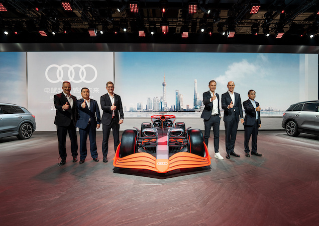 Der-Izq: Jürgen Unser (Audi China), Lei Ping (FAW Group), Markus Duesmann (Audi), Oliver Blume (Volkswagen), Ralf Brandstätter (Volkswagen China) y Wang Xiaoqiu (SAIC). FOTO: Audi Sport