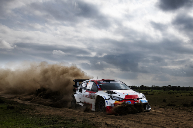 WRC Kenia: Ogier adelante, Rovanperä da lucha (FOTO: Jaanus Ree/Red Bull Content Pool)