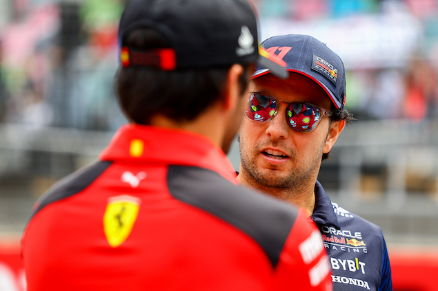 Pérez, de vuelta en Silverstone: "Espero no volver a intimidar a Carlos de nuevo" (FOTO: Mark Thompson/Red Bull Racing)